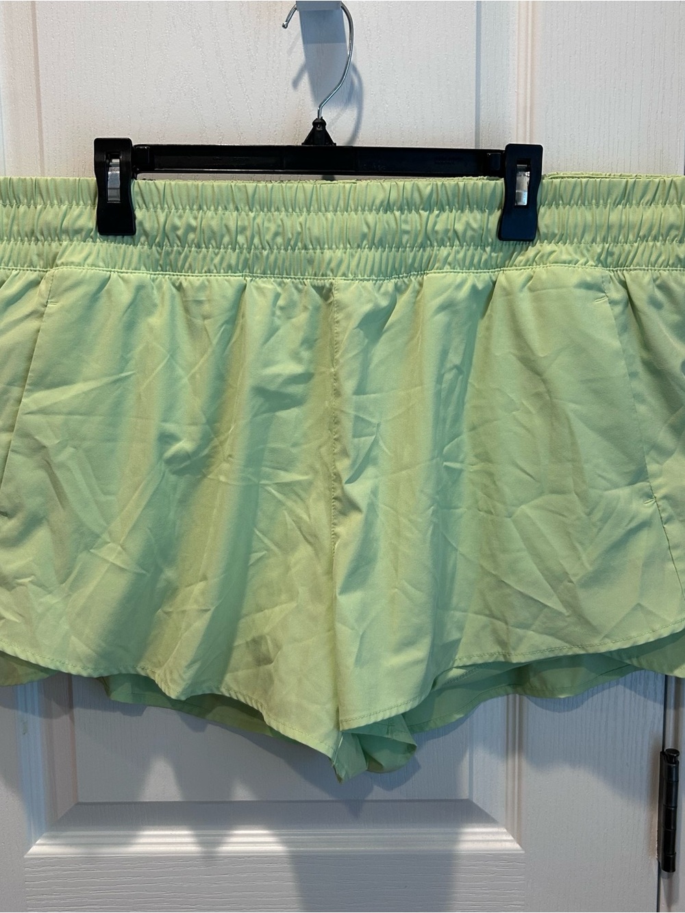 Avia Women’s Lime Green Compression Athletic Running Shorts Sz. 3XL (22) Pockets